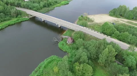 Bridge over river erial view Vídeos de archivo 61915060