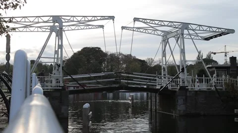 Bridge Over the River Stockbeeldmateriaal 43077754