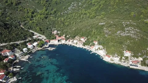 A bridge over a river Vídeos de archivo 130397890