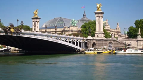 Bridge over the river Seine Stock Footage 40391711