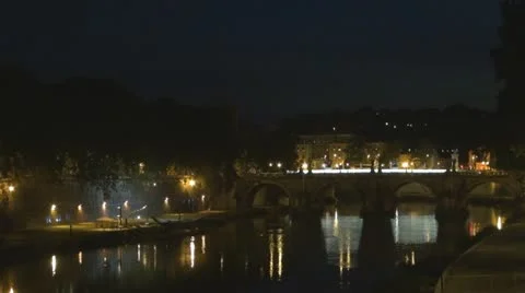 Bridge over the River Tiber.Night Vídeos de archivo 12397148