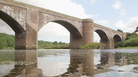 Bridge over river Tweed and fisherman 1 Vidéo 144292145