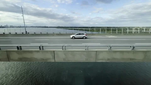 Bridge over St. Lawrence River in Montreal seen from moving train Видео 302577644
