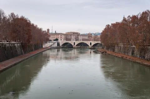 Bridge over the Tiber River Foto stock