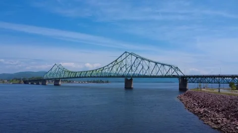 Bridge overview drone shot of the J.C. Van Horne cantilever structure Vídeos de archivo 342401508