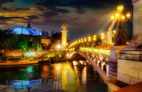 Bridge in Paris at night 스톡 사진