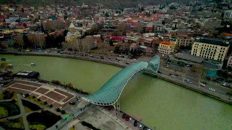 The Bridge of Peace over the Mtkvari River in Tbilisi, Georgia. Stock Footage 332920051