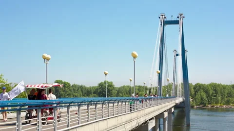 Bridge for pedestrians Stock Footage 40187333