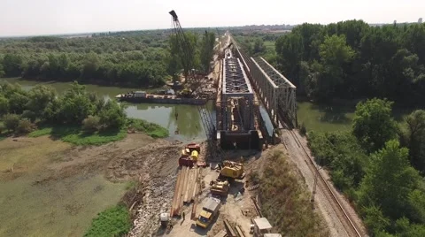 Bridge railway reconstruction Stockbeeldmateriaal 60348363