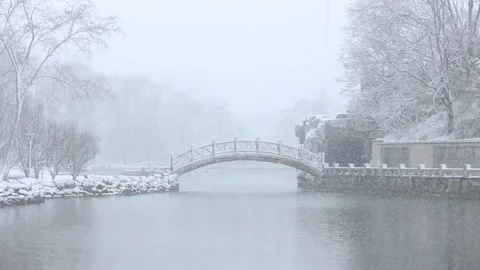 A bridge in the snow Stock-Footage 343620360