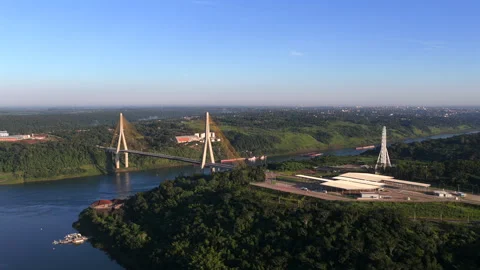 Bridge Spanning the Paraná River Amidst Verdant Landscape 스톡 동영상 334157729