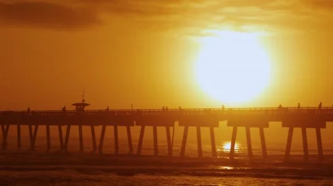 Bridge on sunrise background Vidéo 42646885