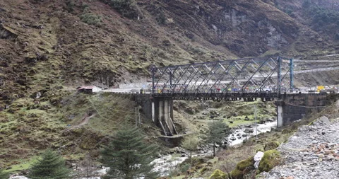 Bridge Through River Vídeo Stock 335503407