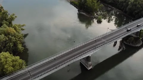 Bridge traffic river Stock-Footage 272181456