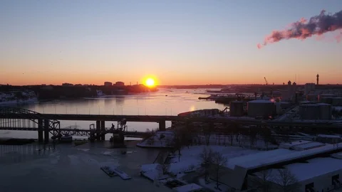 Bridge with traffic at sunrise 2 動画素材 103576441