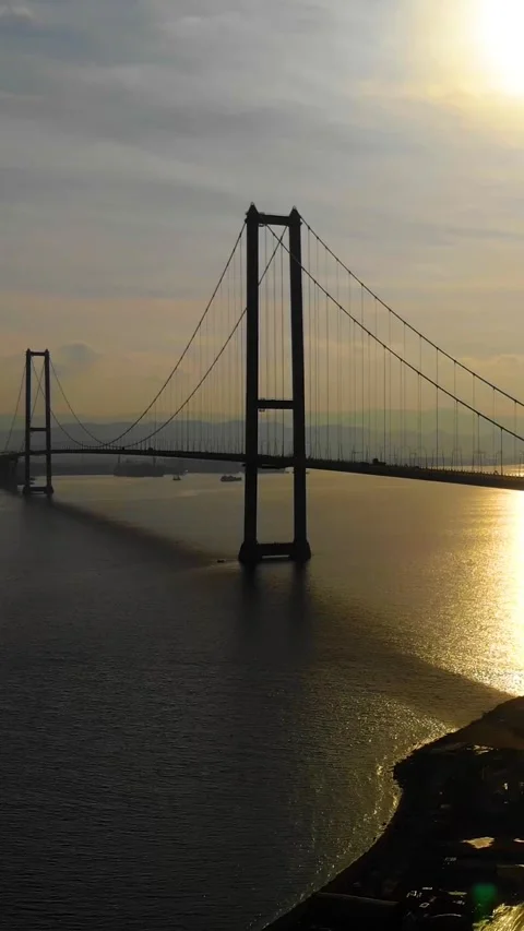 Bridge Vertical Video Stockbeeldmateriaal 334880787