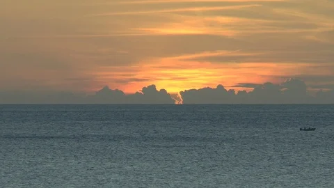 Bridgetown Barbados Setting Sun And Fishing Boat Vidéo 110756556