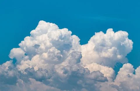 Bright blue sky Фото