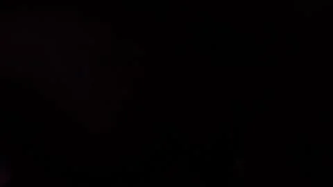 The bright bokeh light flashes in the dark. 動画素材 318943328