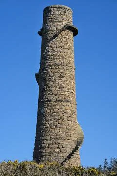 Bright close-up vertical view of Ballycorus lead mining and smelting tower Foto stock