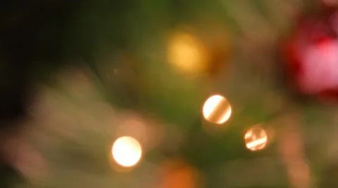 Bright defocused yellow blinking lights 動画素材 47747042