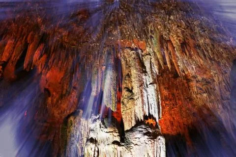 Bright Dragon cave in Turkey with rays of light background. Foto stock
