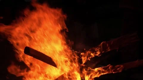 Bright Flames Dancing in the Midnight Sun, Barents Sea 스톡 동영상 321061499