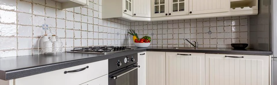 Bright functional kitchen Stockfoto's