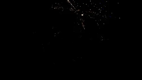 Bright golden firework exploding high in dark night sky creating brilliant .. Stock-Footage 344799664