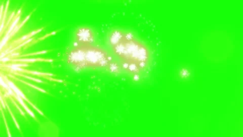 Bright golden fireworks exploding on green screen background for celebration Vídeos de archivo 347762533