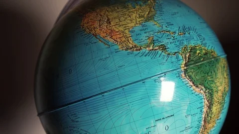 Bright light around the globe Vídeo Stock 70779865