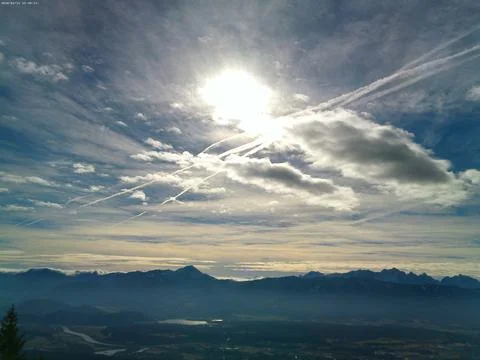 Bright light on the clouds from the sun, evening sky Foto stock