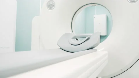 Bright room with modern MRI machine Video stock 163367028