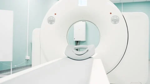 Bright room with modern MRI machine Video stock 163368046