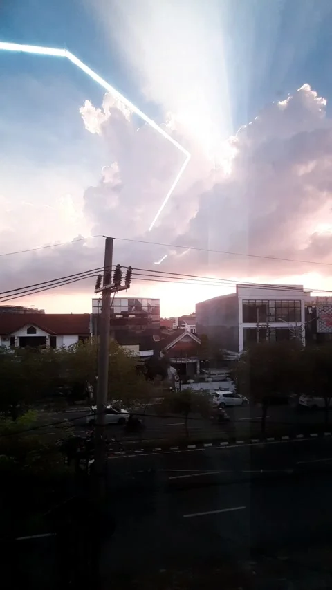 Bright Shining Sky, Sunset, Vertical 4k Footage Vídeo Stock 335694738