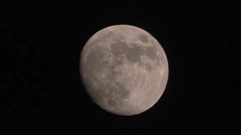 Bright slowly ascending Moon Stock Footage 171977677