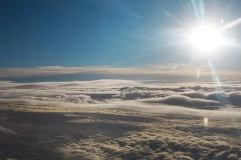Bright sun over the clouds Foto stock