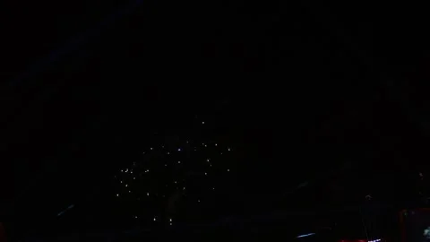 Bright White Firework Burst Exploding in the Dark Night Sky Vídeos de archivo 343625754