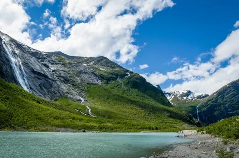 Briksdalsbreen lake landscape Stock-Fotos