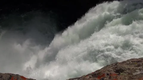 Brink Upper Falls, Yellowstone River Vídeo Stock 42743897