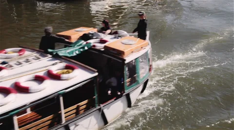 Bristol Ferry heading in watershed Vídeo Stock 39737733