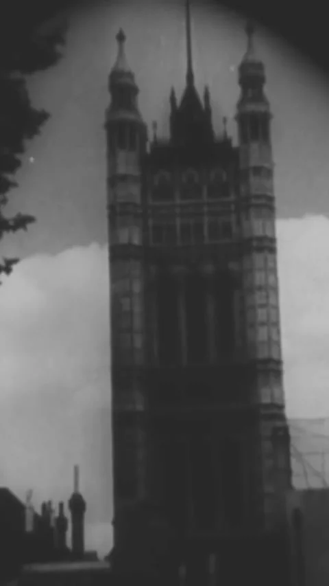 BRITAIN - 1940 - In this Frank Capra documentary, Londoners hurry to air raid Stock Footage 338415187