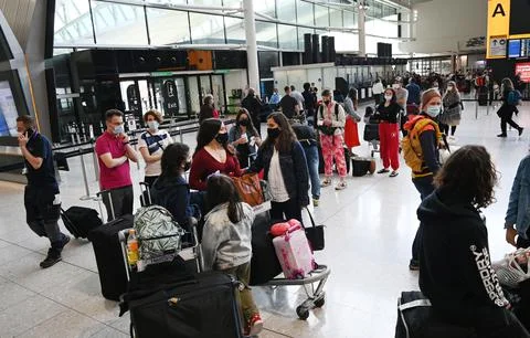 Britain to open its borders to double jabbed US and EU citizens from 02 August,  Foto stock