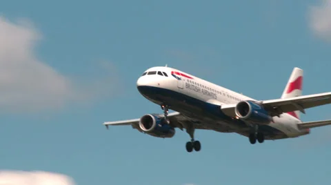 British Airways flight landing at Heathrow Airport, UK. Видео