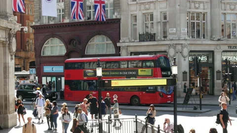 British Union Jack flags and Queens Jubilee above Oxford Circus Vídeos de archivo 207509322