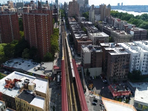 Broadway and 125th Street Elevated Subway Line, Harlem Vidéo 78767747