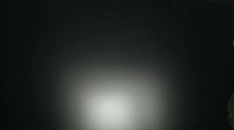 BROCCOLI  BEING PREPARED  ON A KITCHEN WORKTOP Vidéo 59005844