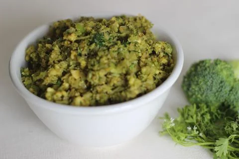Broccoli paneer stuffing for paratha. Ready to add to the whole wheat flour f 스톡 사진