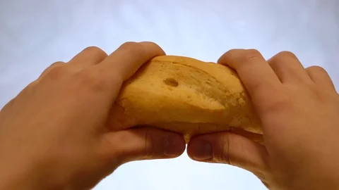 Broke a loaf in half 스톡 동영상 76437186
