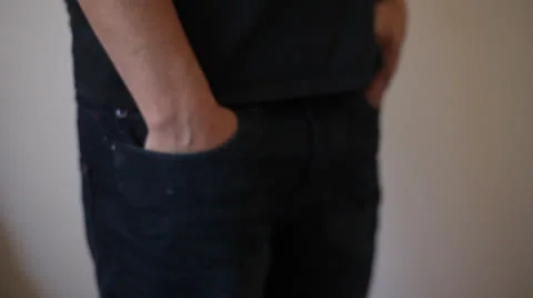 Broke these days 動画素材 22843392